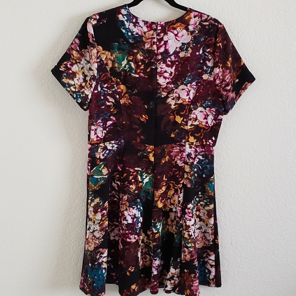 Floral dress - Picture 2 of 4